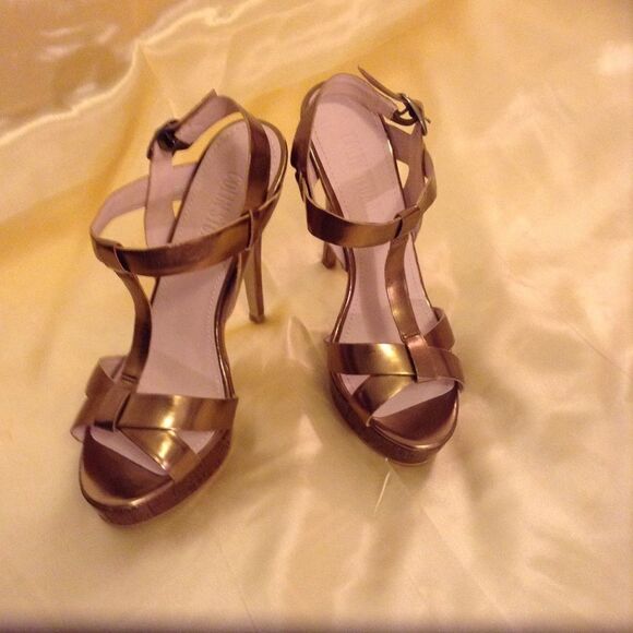 Colin Stuart Gold Platform Ankle Strap Sandal - Picture 1 of 6